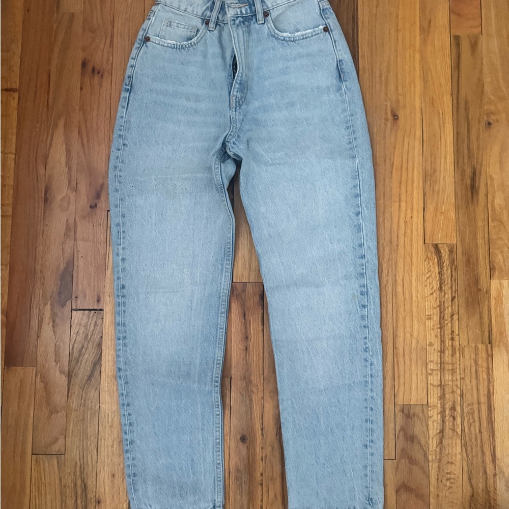 Zara Women's Straight Leg Jeans in Light Blue